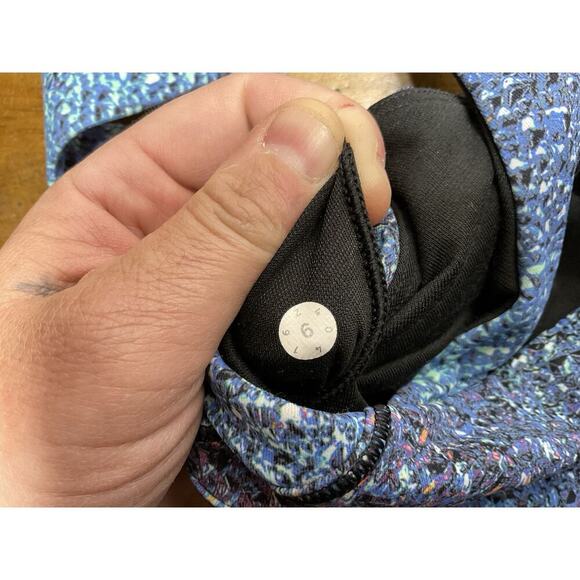 Lululemon Fast Lane Bra Strive Mermaid Galaxy Blue Size 6 - Picture 6 of 6